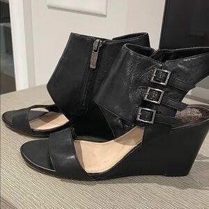 Vince Camuto Black Leather Wedge Sandals size 7.5